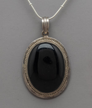 Onyx Oval Locket