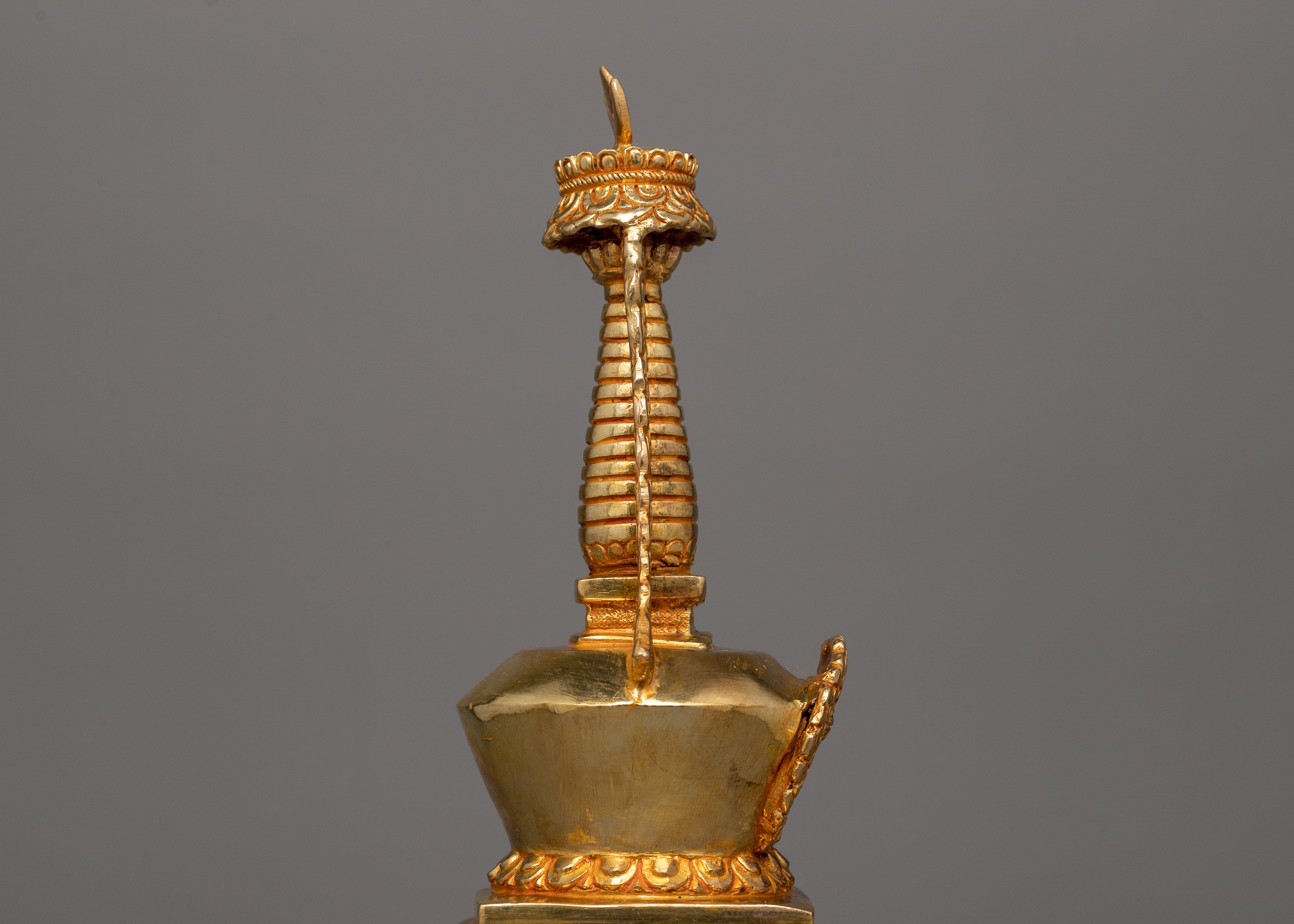 Gold-Adorned Buddha Stupa | Enhance Your Meditation