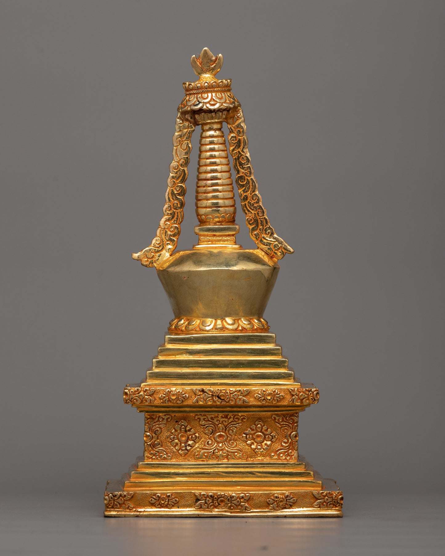 Gold-Adorned Buddha Stupa | Enhance Your Meditation