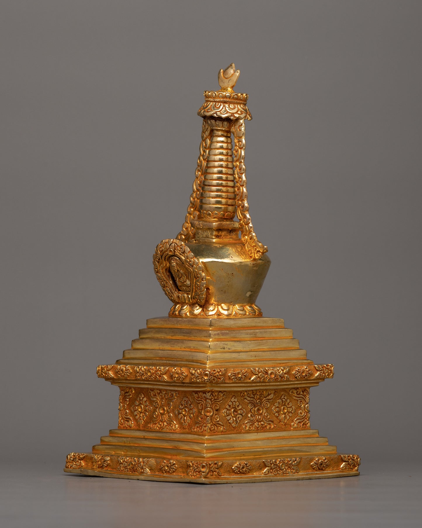 Gold-Adorned Buddha Stupa | Enhance Your Meditation