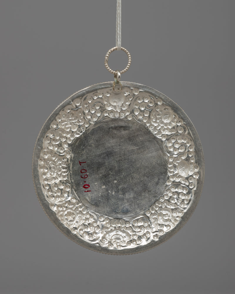 Round Silver Mirror | Timeless Elegance and Reflective Beauty for Your Space