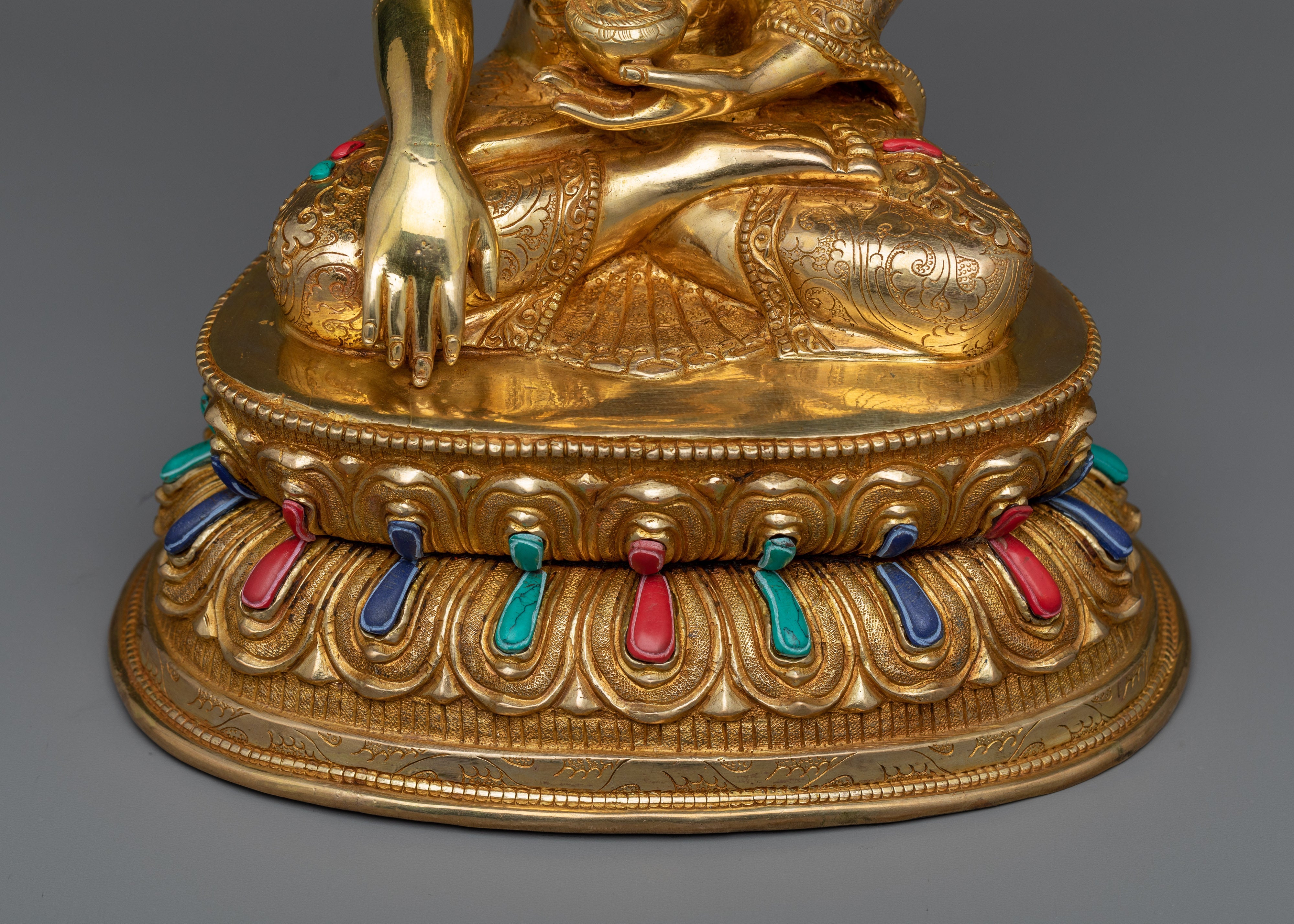 Siddhartha Gautama was a Prince who became the Buddha | Himalayan Golden Sculpture