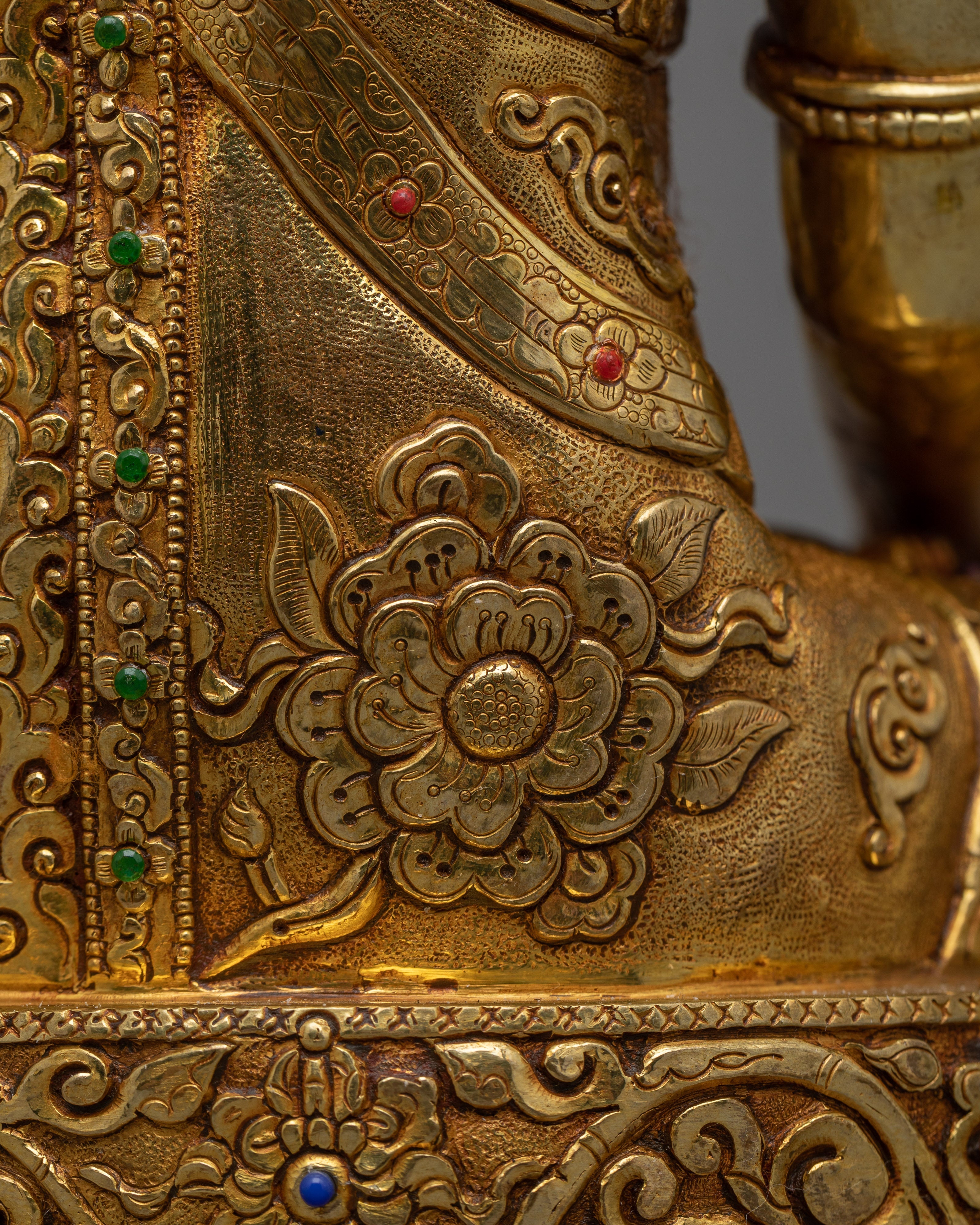 Crown Shakyamuni Buddha Gold Gilded Statue | Radiate Divine Enlightenment