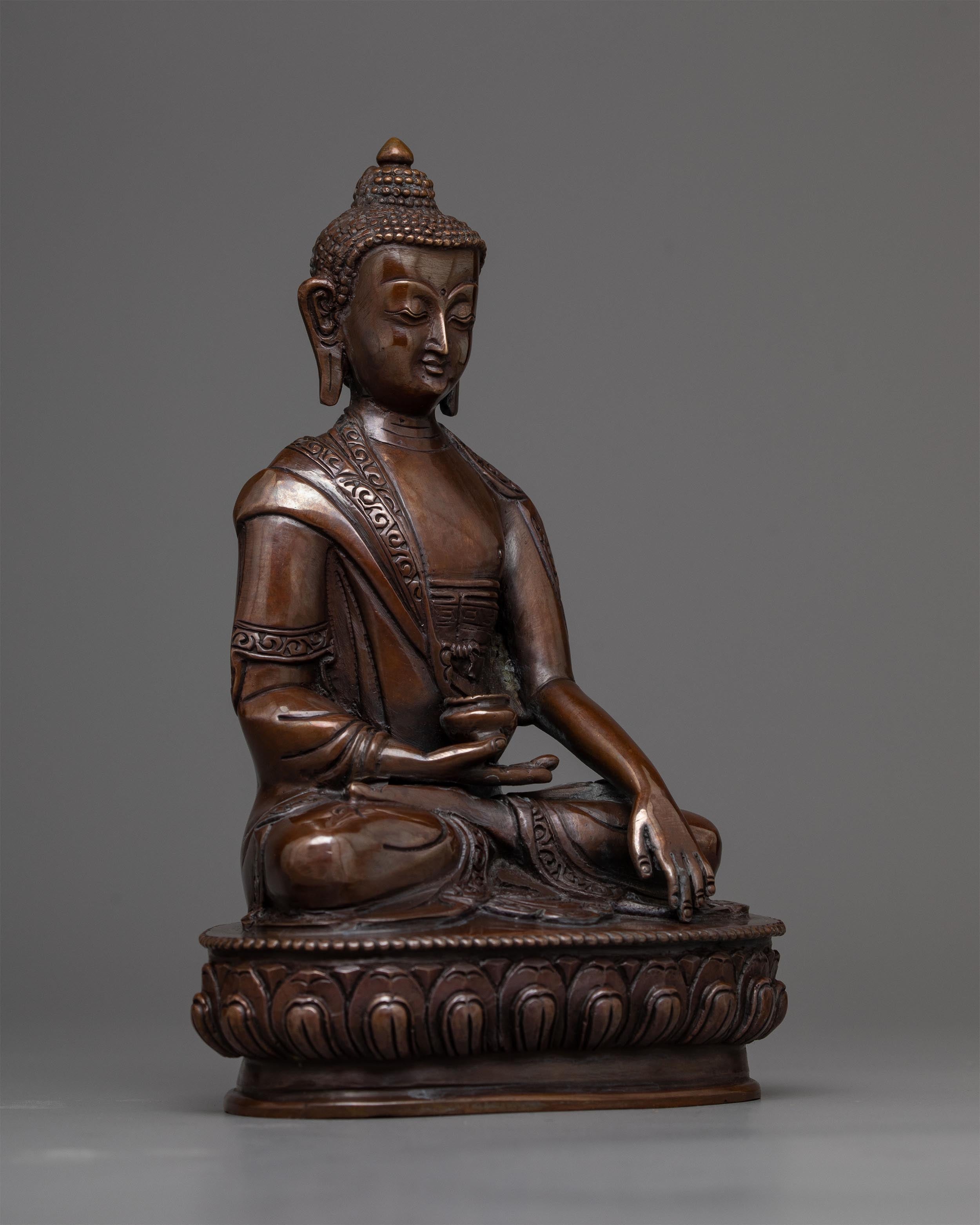 Oxidized Shakyamuni Buddha Copper Statue | Embodying Tranquility and Spiritual Wisdom