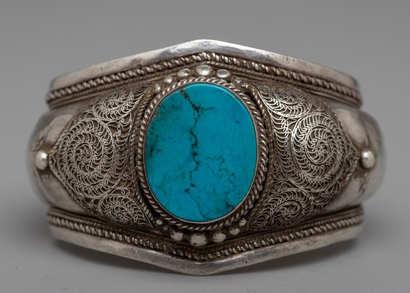 Silver Bracelet with Turquoise | Channeling Bohemian Vibes with Artisan Work