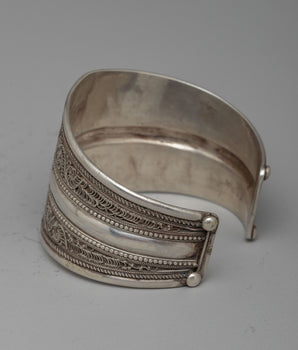 Silver Bracelet and Charm | Ideal for Those Seeking Delicate Adornments