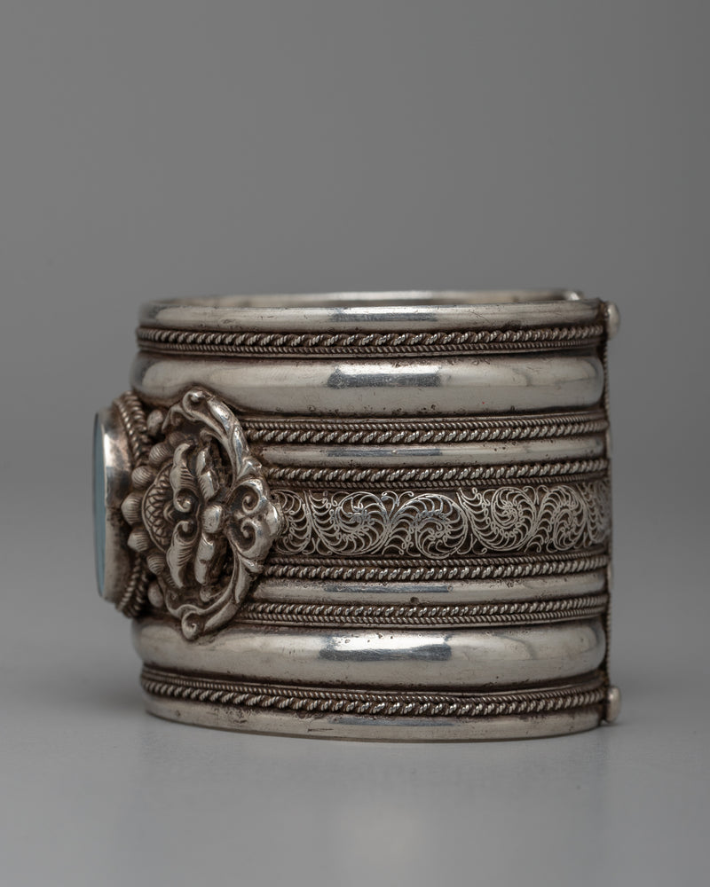 Tibetan Turuqoise Bracelet | Handmade Elegance for Everyday Wear