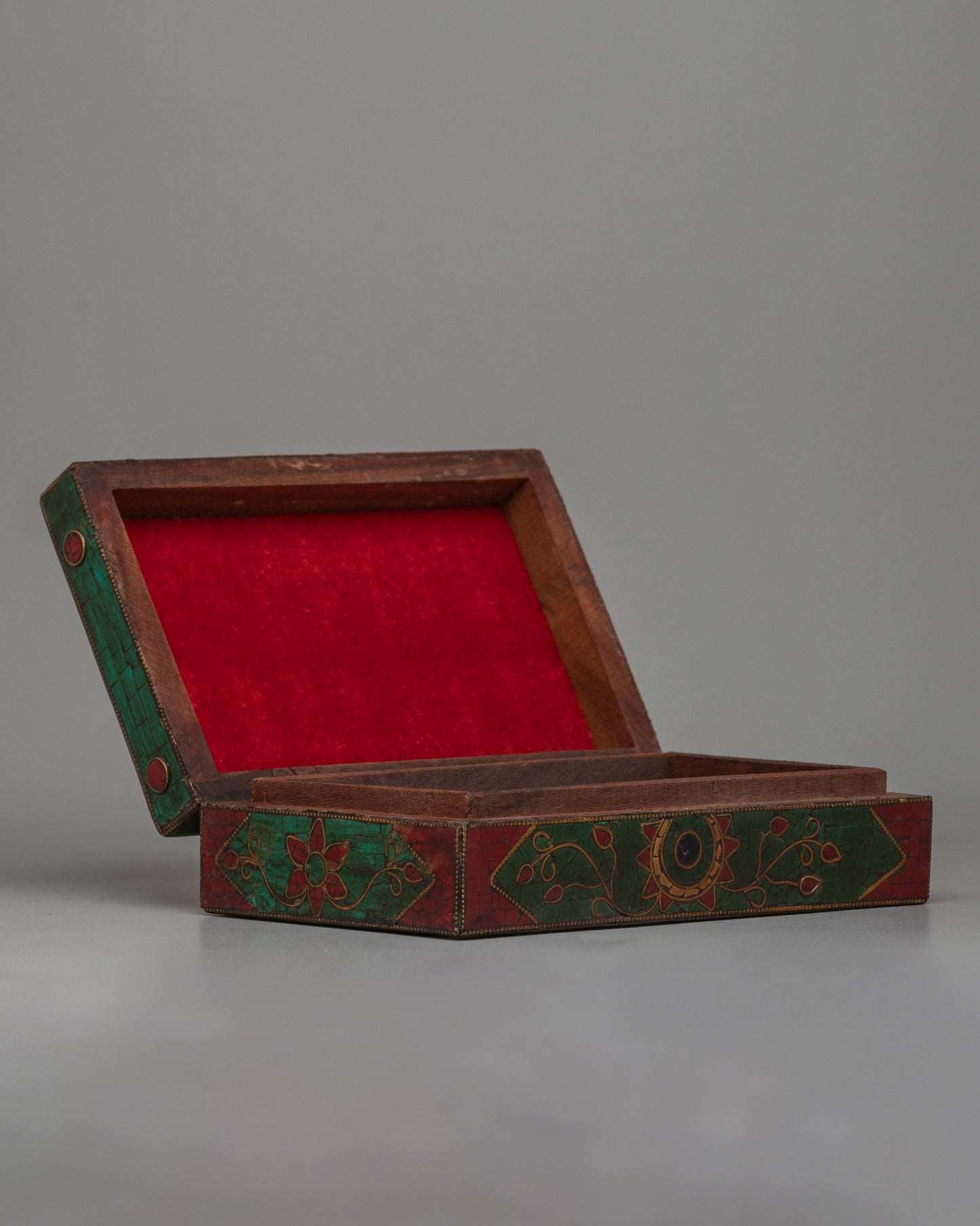 Wooden Treasure Box | Perfect for Storing Your Most Precious Memories and Keepsakes