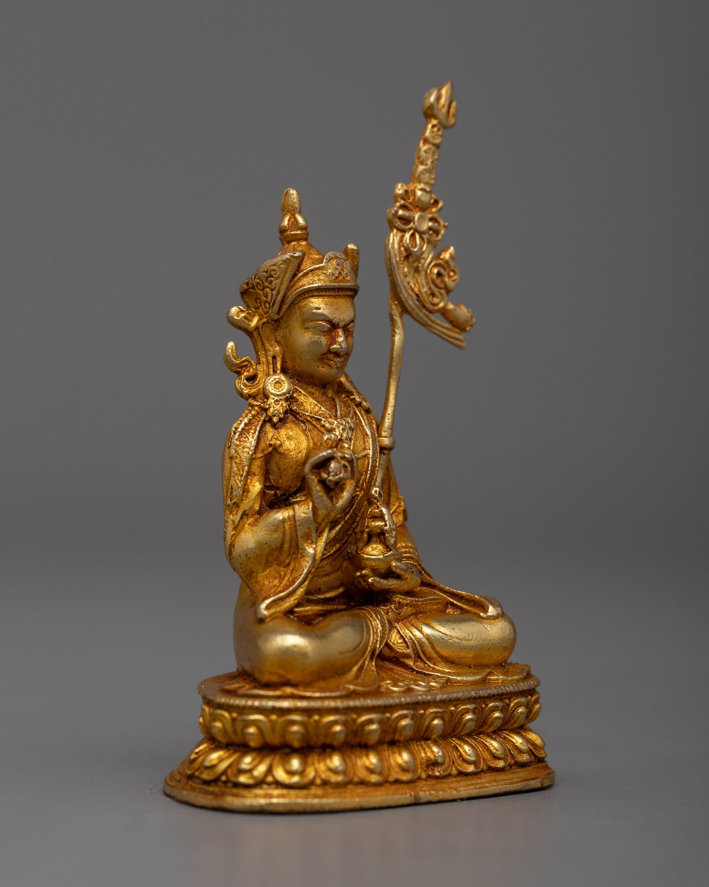 Buddhist Master Guru Rinpoche Statue | Revered Symbol of Enlightenment and Wisdom