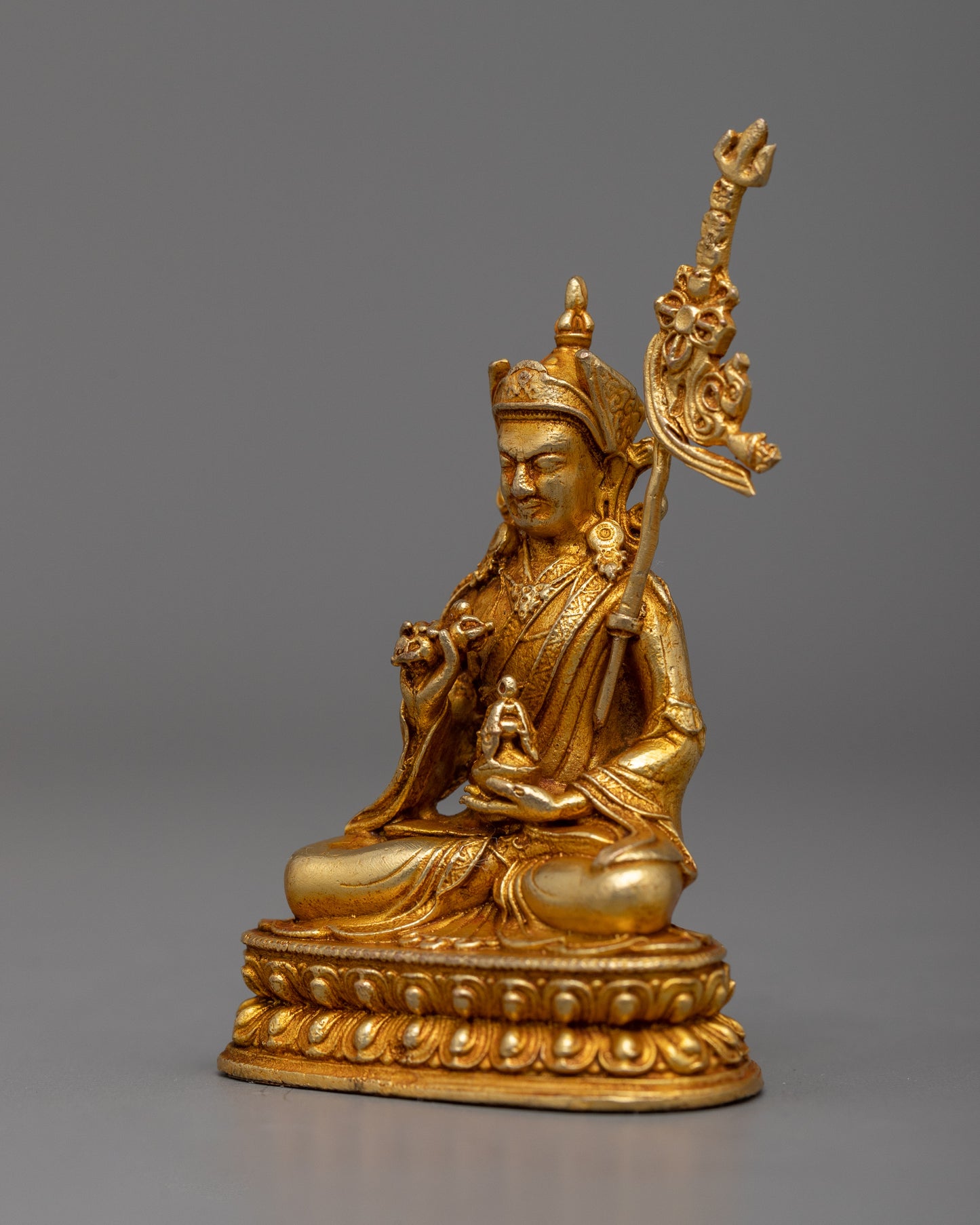 Buddhist Master Guru Rinpoche Statue | Revered Symbol of Enlightenment and Wisdom