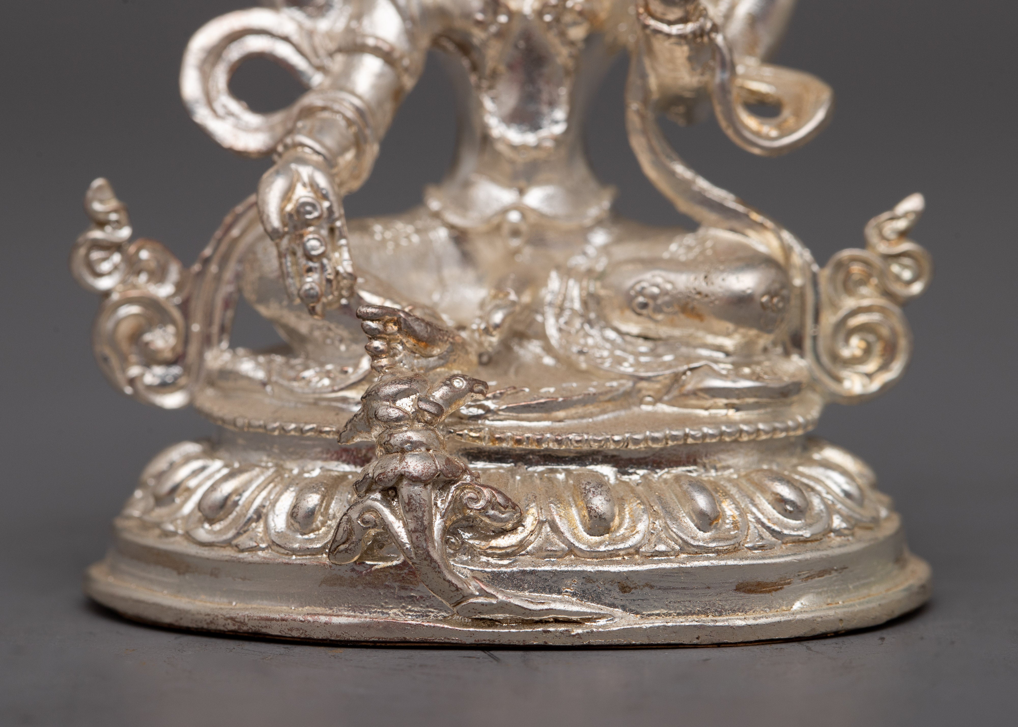 Laxmi Devi Statue | Enhancing the Aura of Prosperity in Your Space