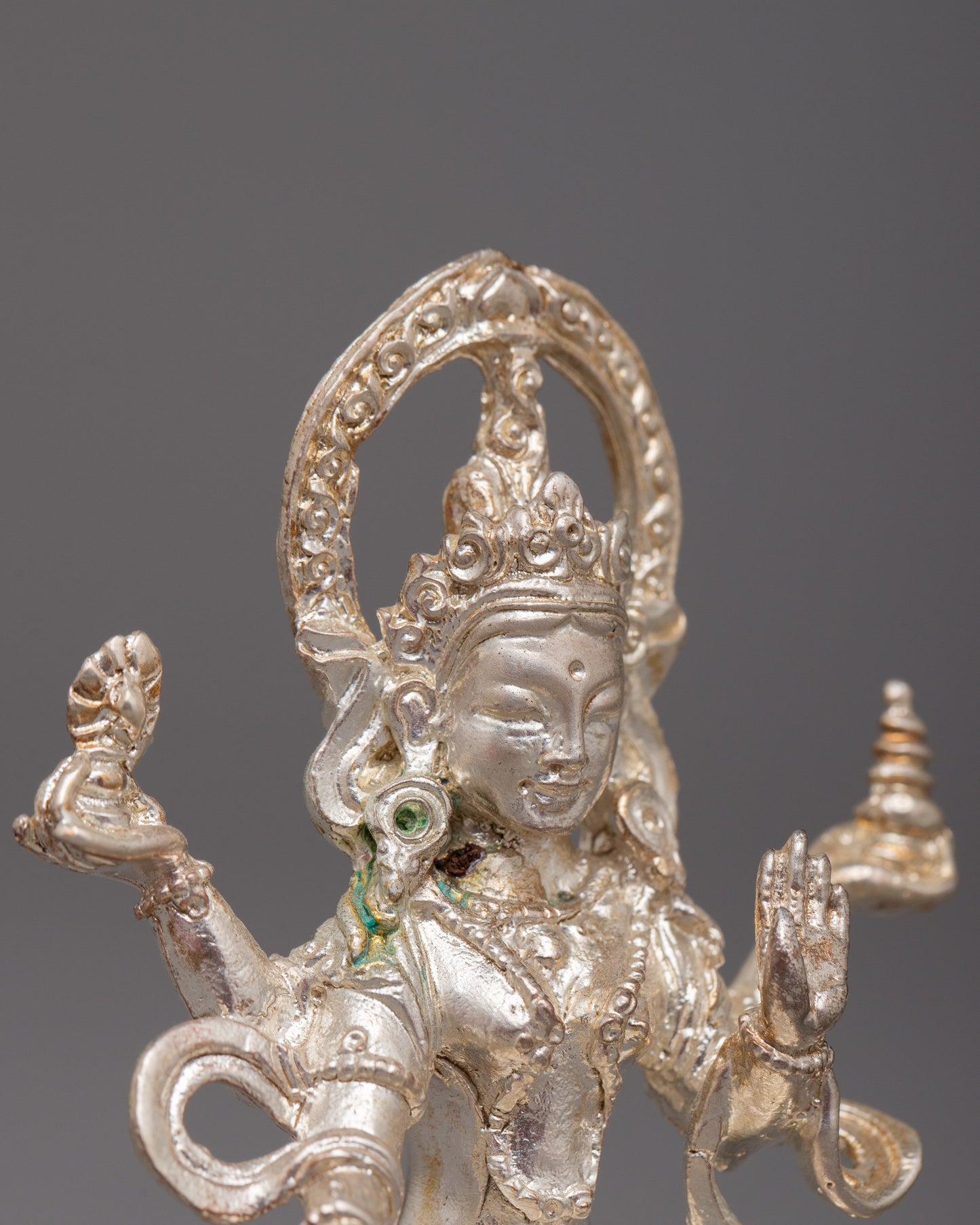 Laxmi Devi Statue | Enhancing the Aura of Prosperity in Your Space