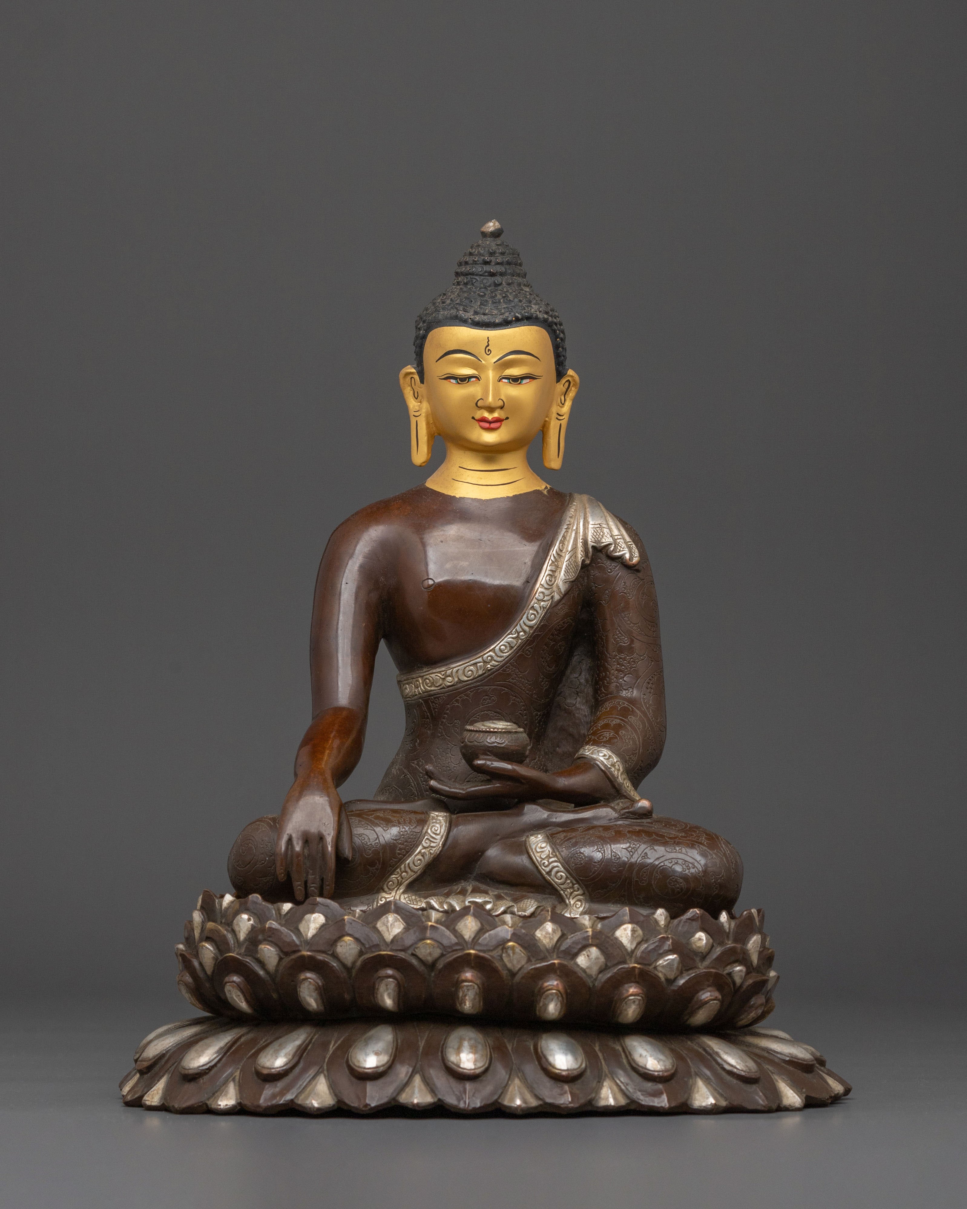 Shakyamuni Buddha Majestic Sculpture 
