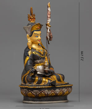 guru-rinpoche-image-on statue