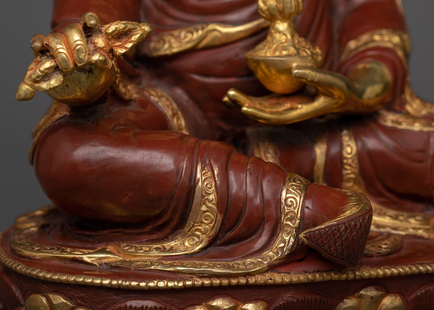 Tibetan Guru Rinpoche Statue | Embodying Wisdom and Compassion in Tibetan Buddhist Tradition