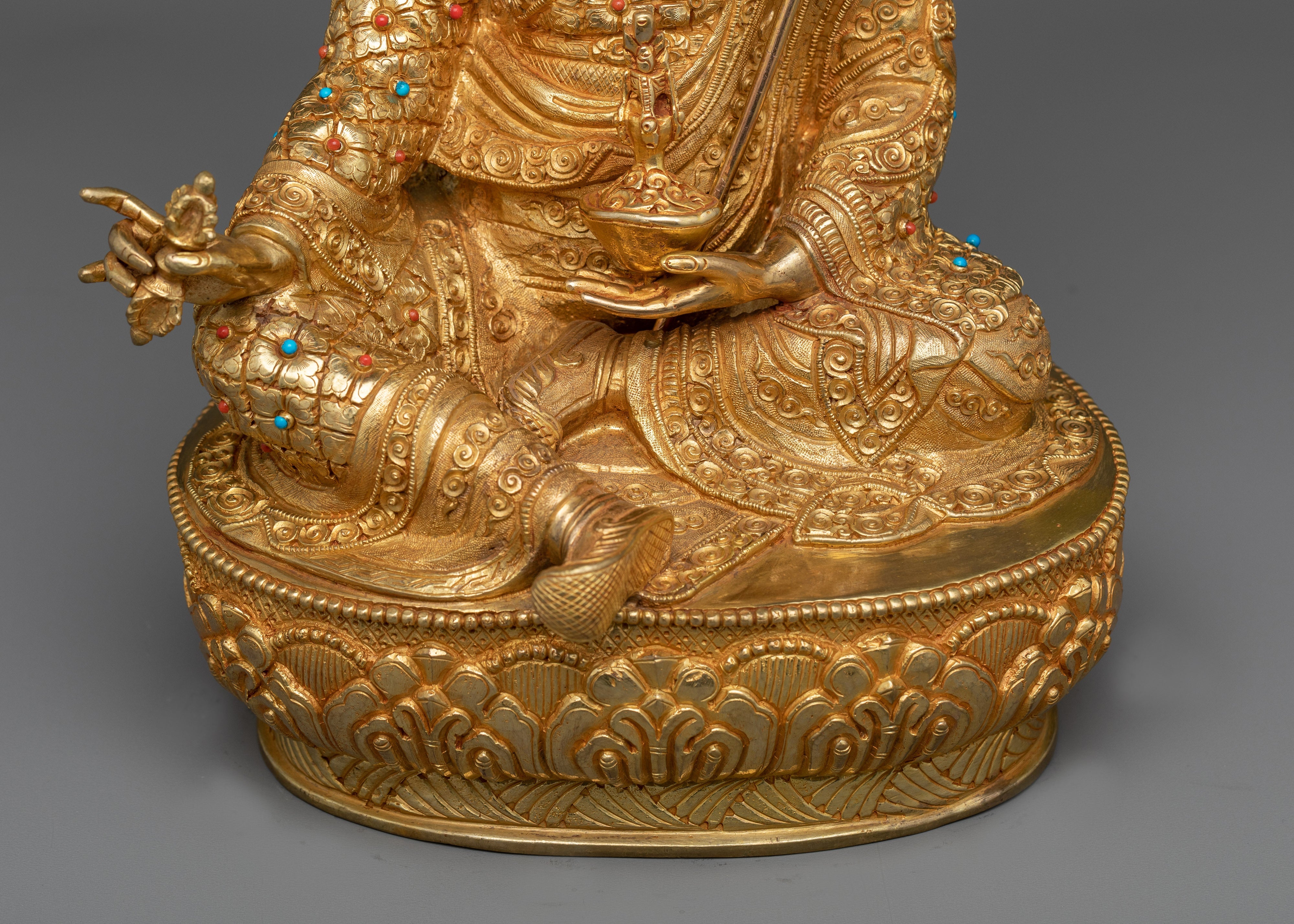 Guru Rinpoche Là ai Statue | Padmasambhava: The Lotus-Born Sage