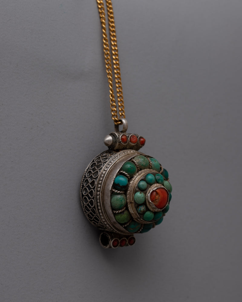 Pure Silver Locket Gahu | Exquisitely Crafted Tibetan Amulet with Detailed Artwork