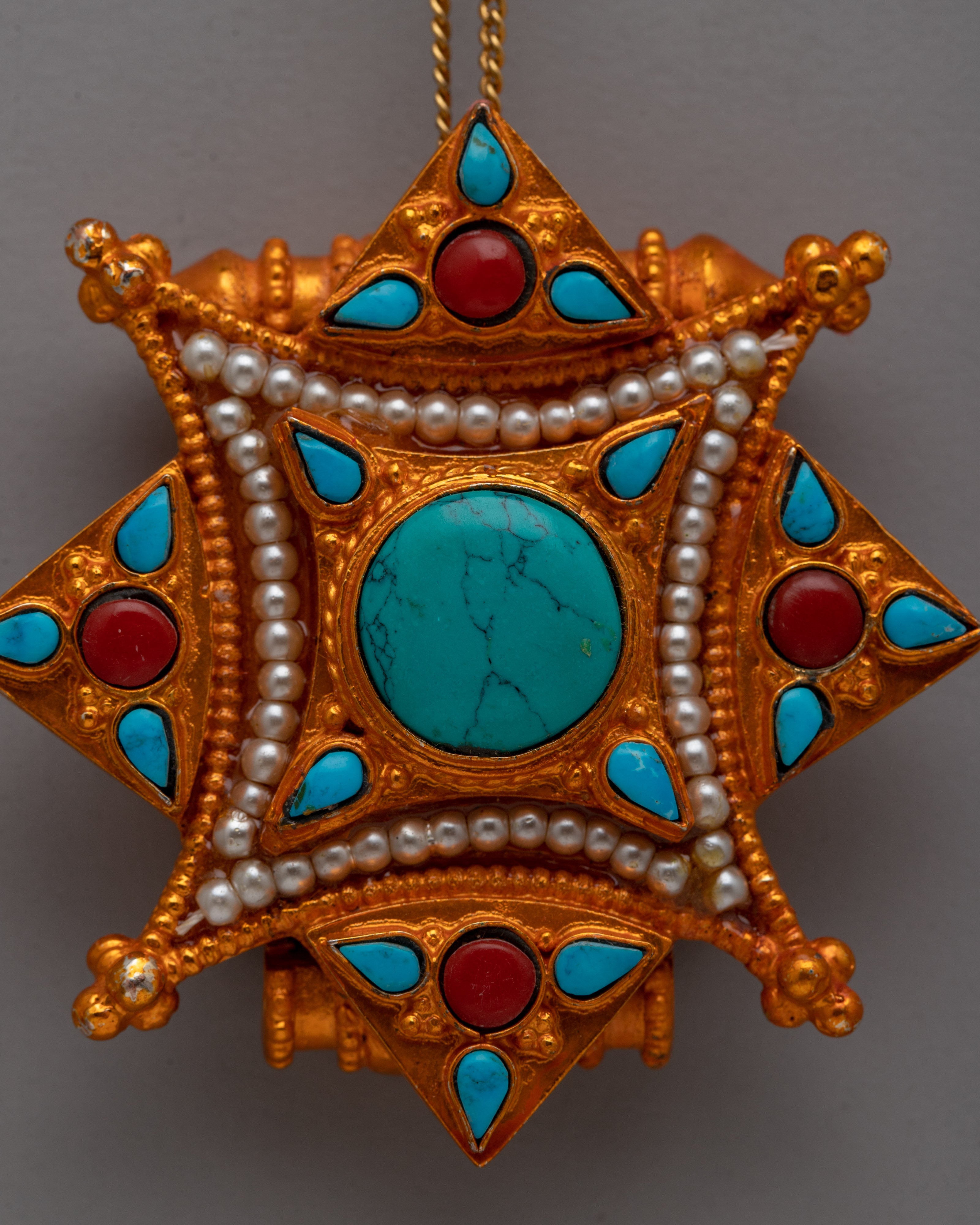 Timeless Ghau Box Locket | Unique Jewelry Piece for Cherished Memories and Prayers