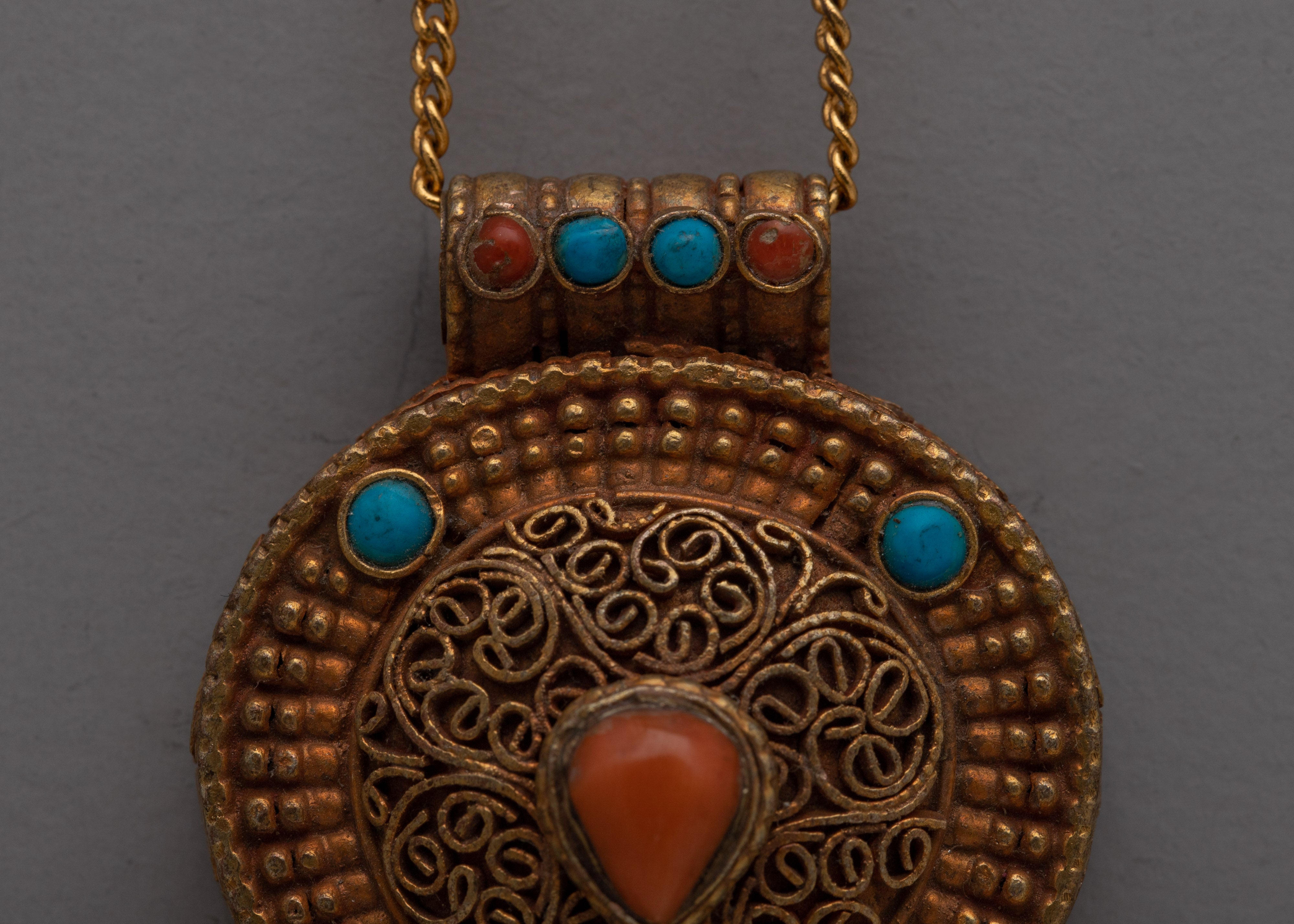 Prayer Ghau Box Locket | Perfect for Holding Your Heartfelt Prayers