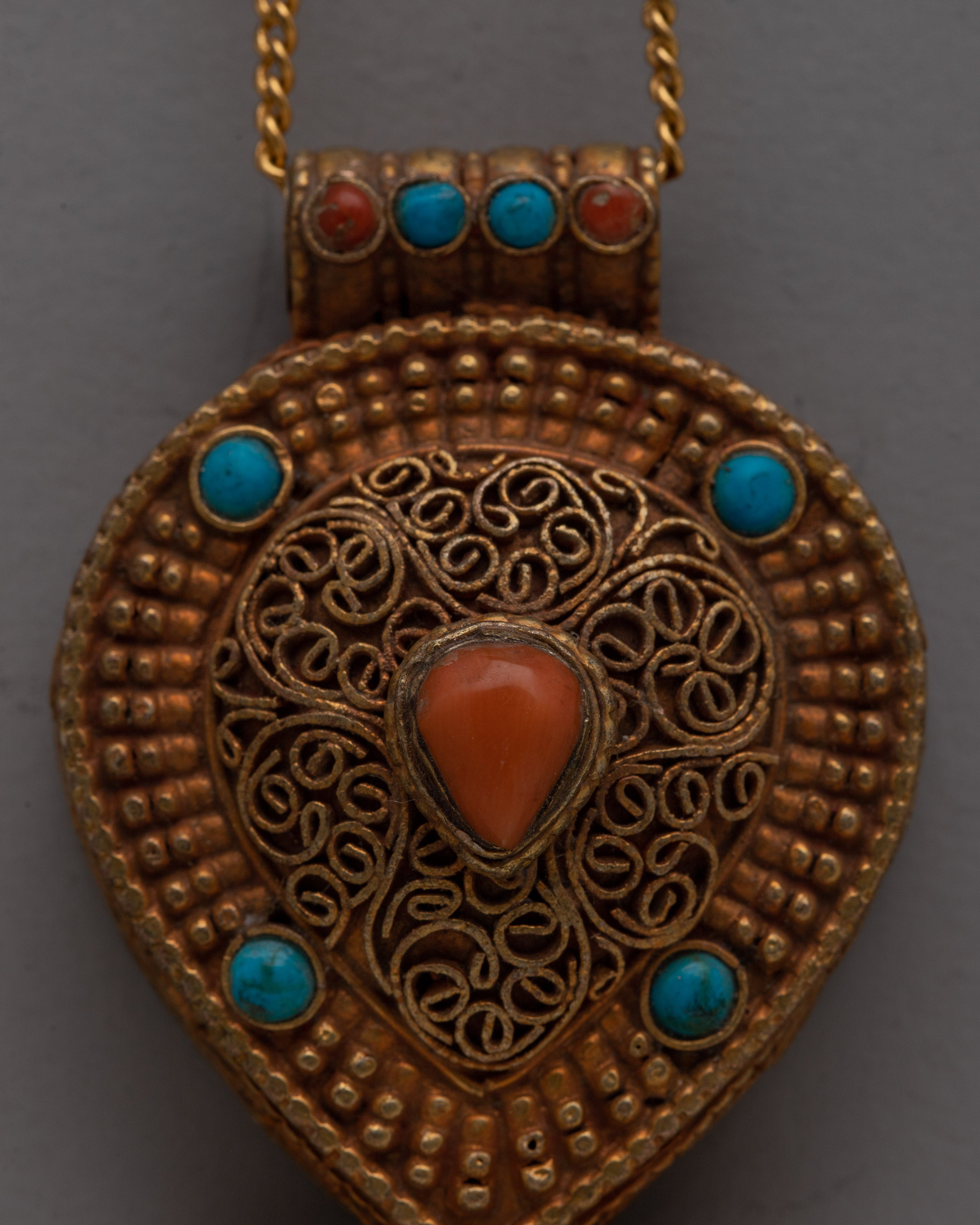 Prayer Ghau Box Locket | Perfect for Holding Your Heartfelt Prayers