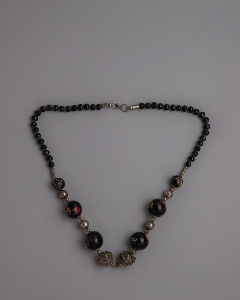 Women's Black Bead Necklace | Artisanal Jewelry Reflecting Timeless Elegance and Design