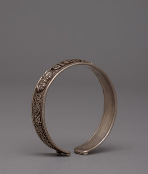 Handmade Authentic Tibetan Bracelet | Elegant Spiritual Design