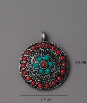 Elegant Brass Locket | Elegant and Detailed Craftsmanship for Unique Style