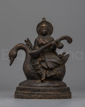 Saraswoti Statue