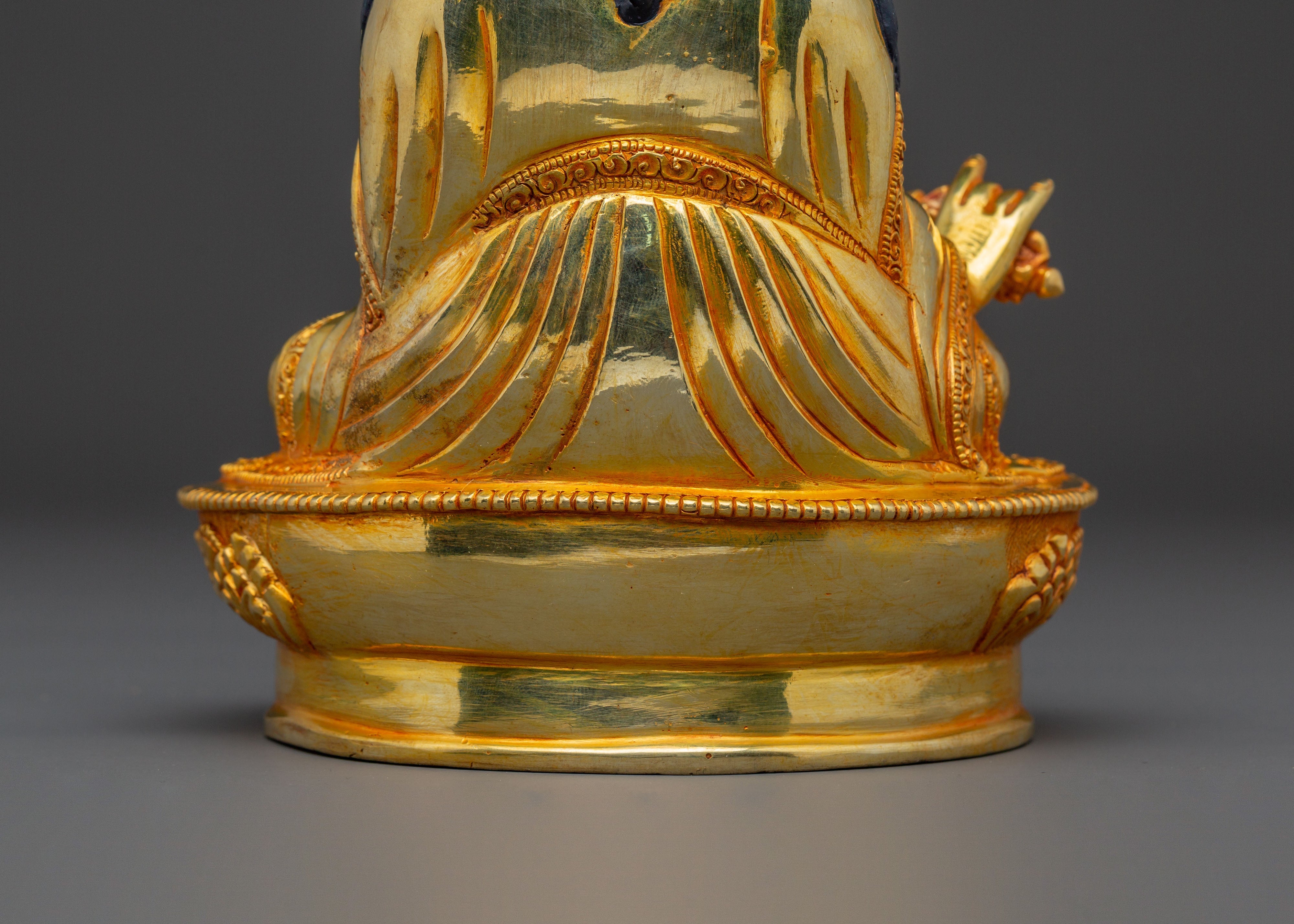 Golden Guru Rinpoche Spiritual Statue – Handcrafted Perfection