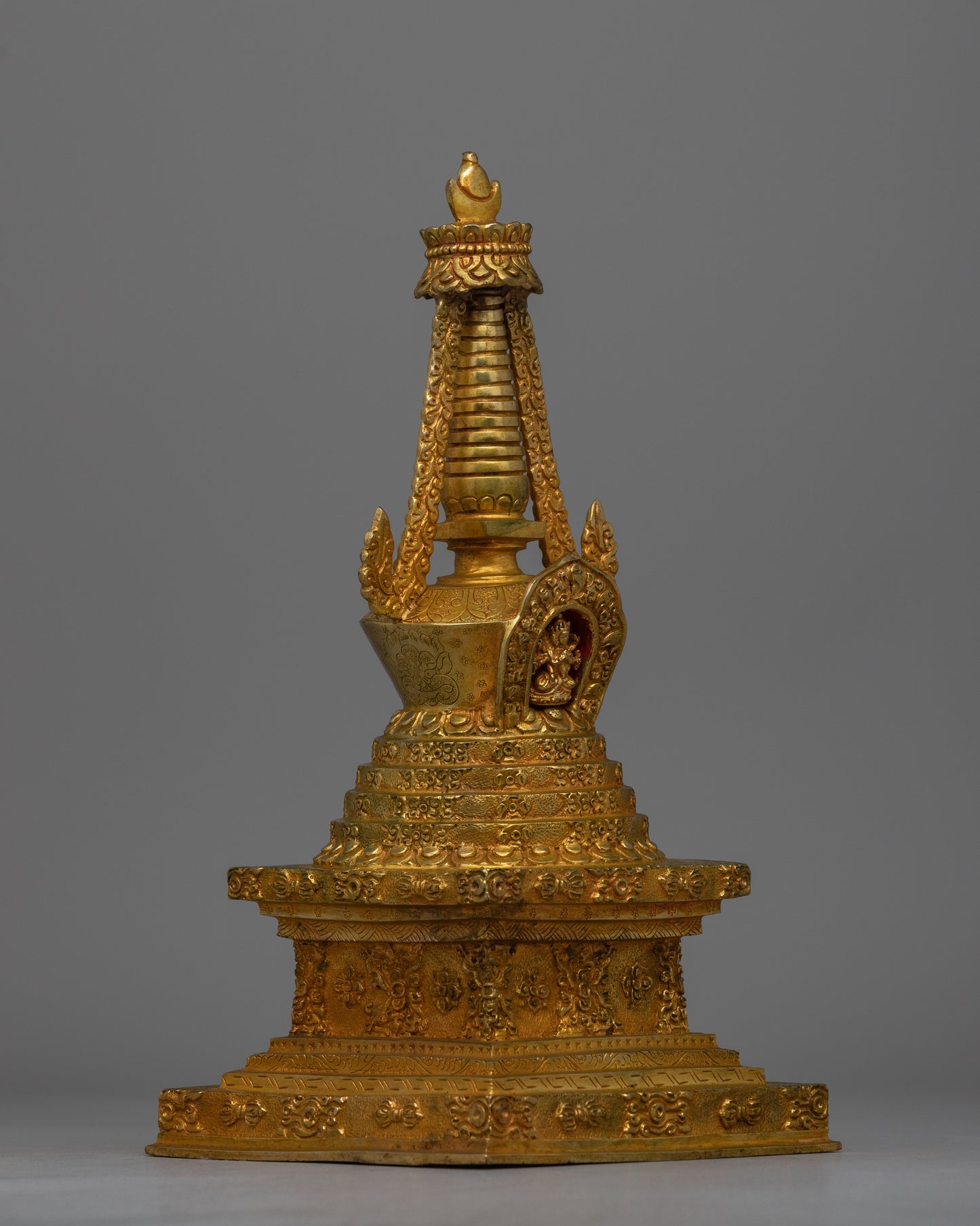 Exquisite Tibetan Stupa with Gold-Plated Buddha Figurine | Religious Tibetan Art