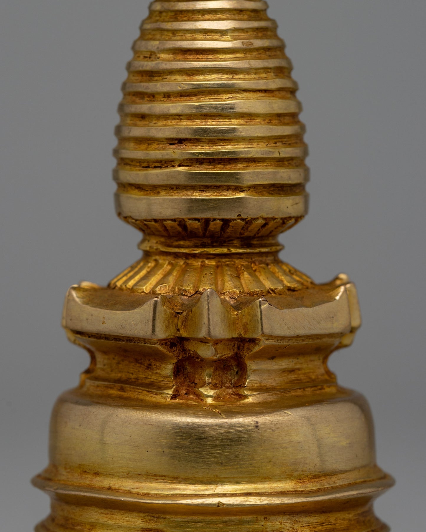 Gold-Plated Tibetan Buddhist Stupa | Enhancing Mindfulness and Spiritual Energy