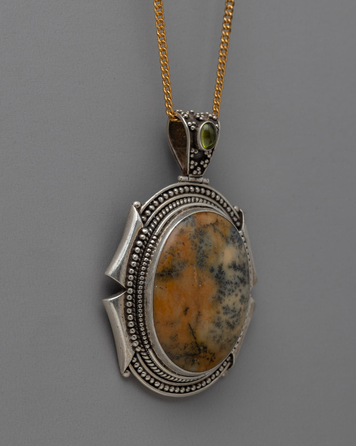 Agate Stone Silver Locket | Elegant Gemstone Pendant for Your Collection