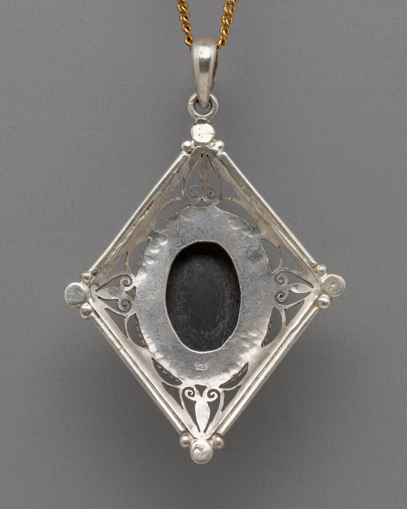 Silver Onyx Oval Locket | Handmade Silver Jewelry for Personal Style