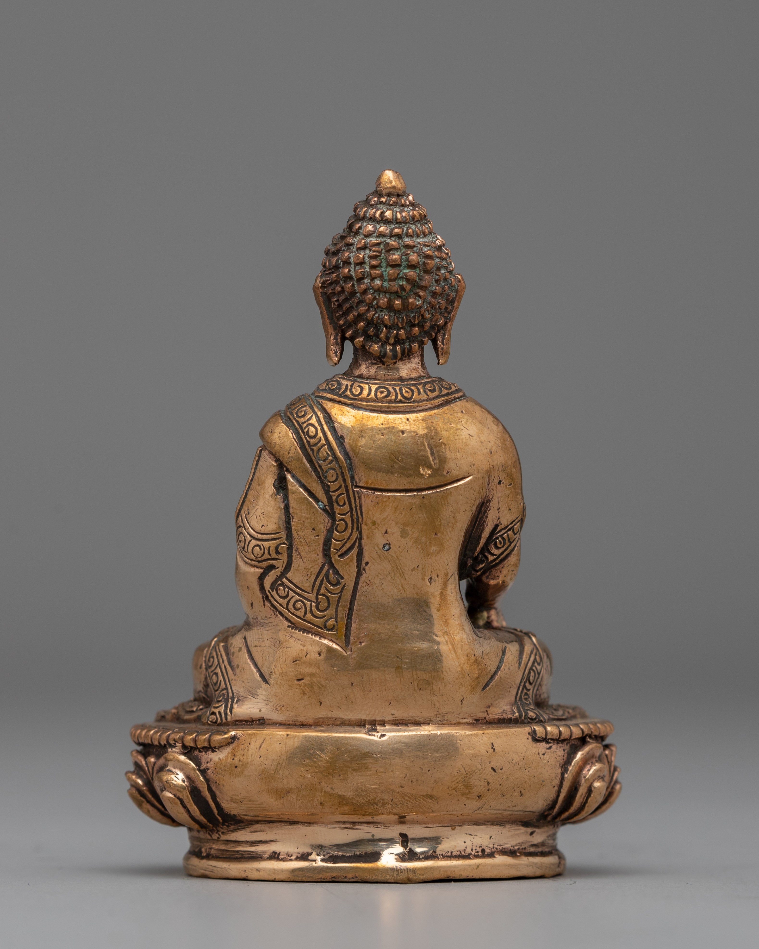 Shakyamuni Buddha Sculpture in Gold-Plated Copper | Ideal for Meditation & Home Altar