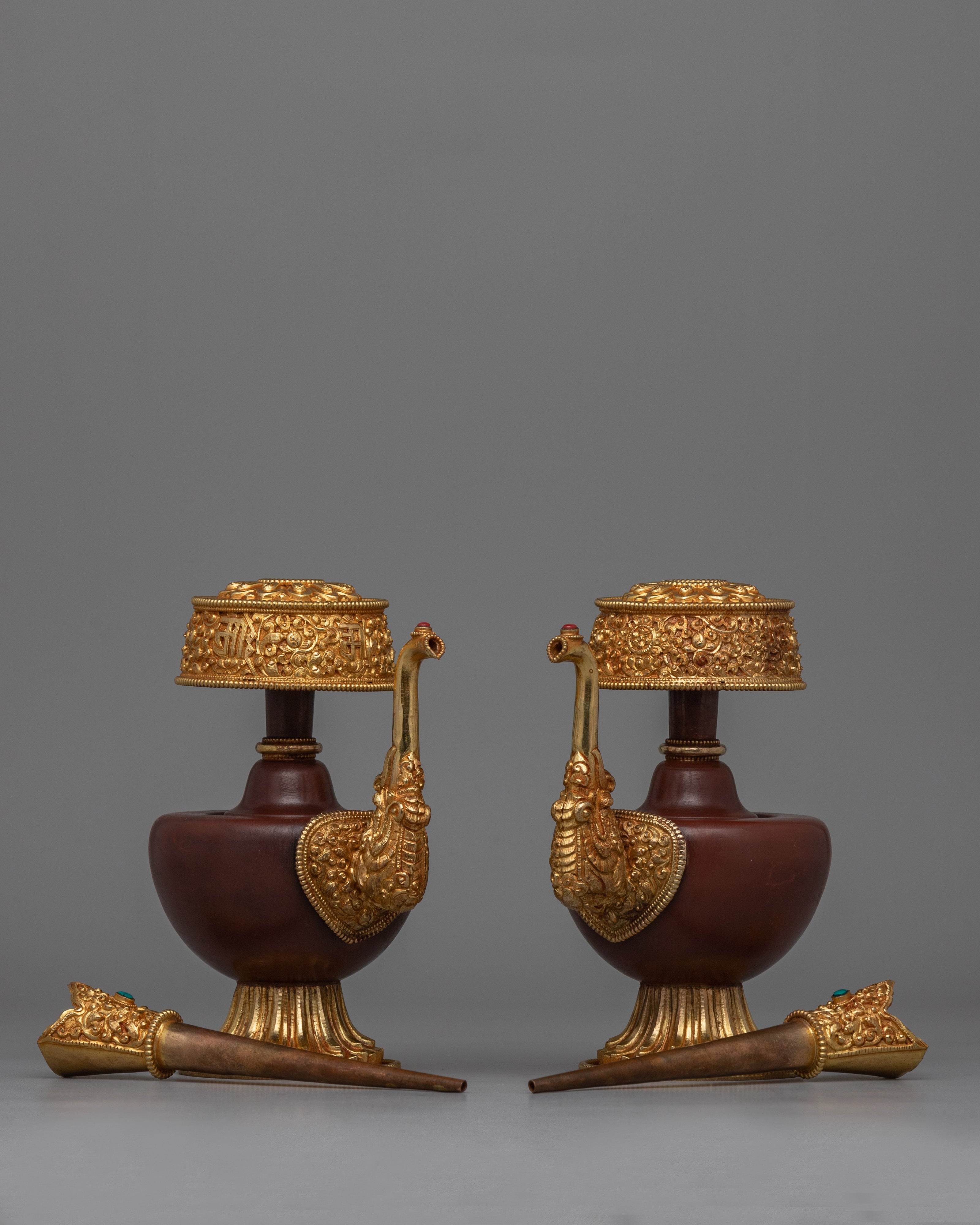 Gold-Plated Ritual Vases for Buddhist Ceremonies | Elegant Detailing