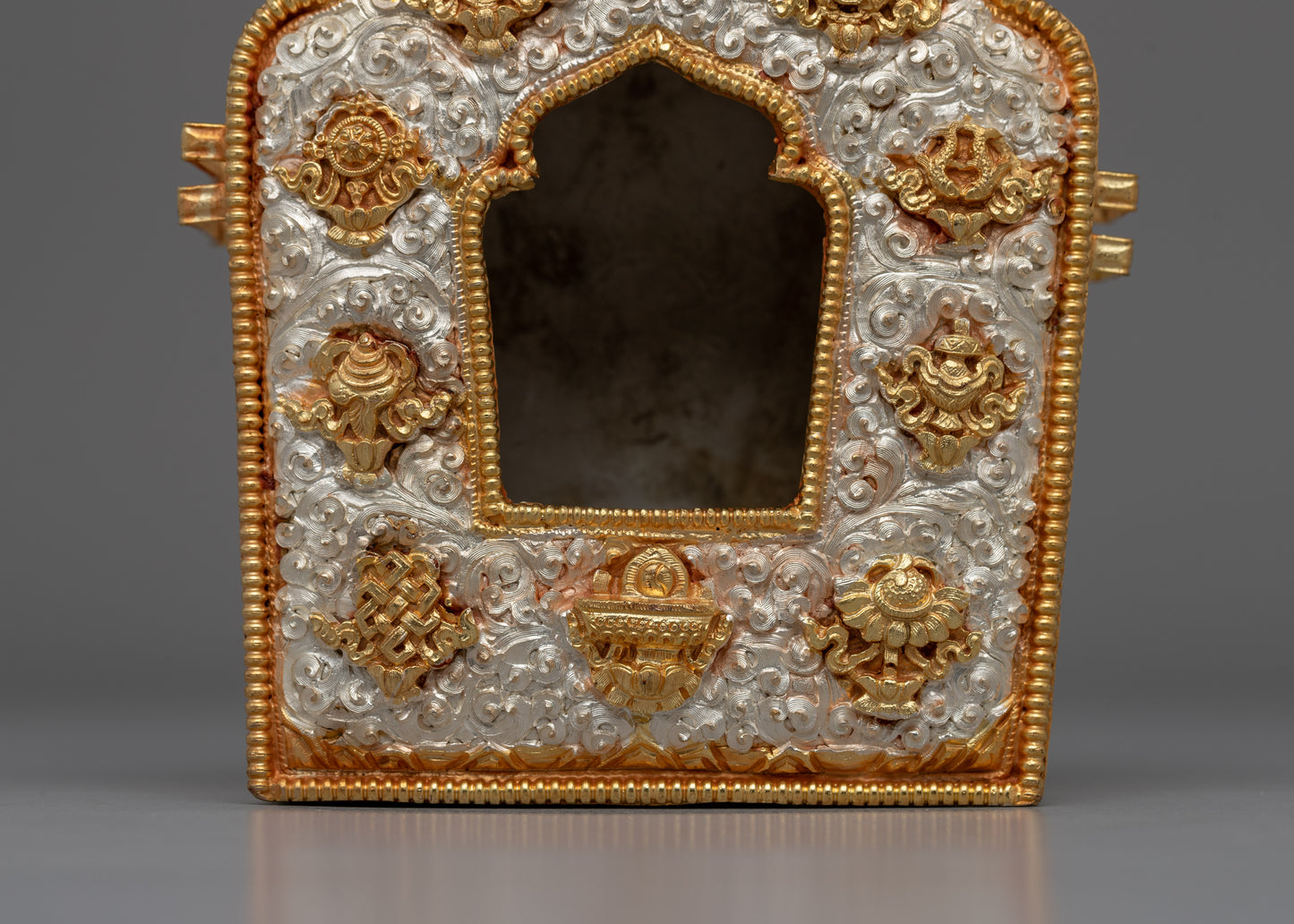 Traditional Buddhist Sacred Ghau Prayer Box | Buddhist Amulet for Meditation and Protection