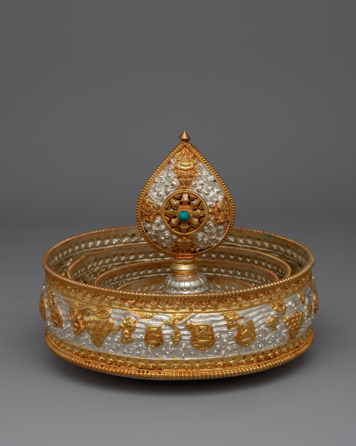 Traditional Mandala Design for Spiritual Practices | Copper Mandala with Geometric Detailing | Buddhist Mandala with Gold and Silver Accents