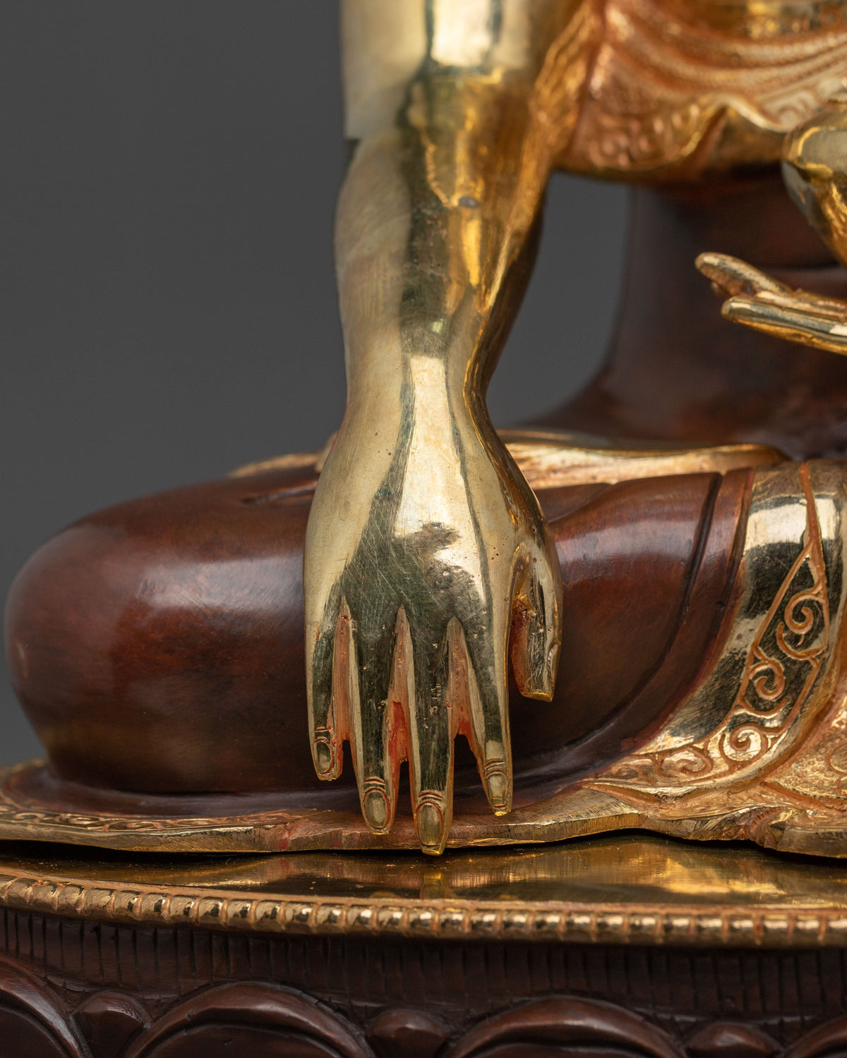 Shakyamuni Enlightened Sage Statue | 24K Gold Gilded Buddha Sculpture