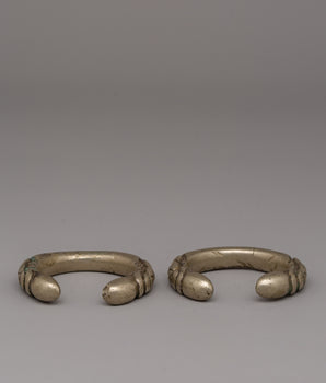 White Metal Bracelet Set