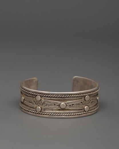 silver-bracelet-for-daily-wear