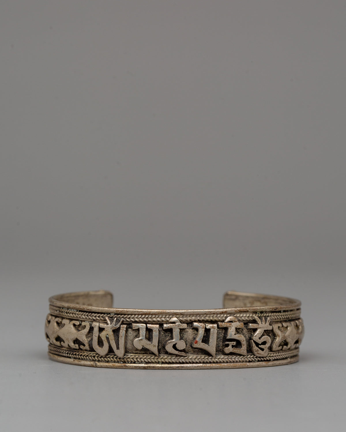 Om Mani Padme Hum Tibetan Bracelet