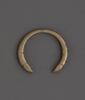 handmade-white-metal-bracelet