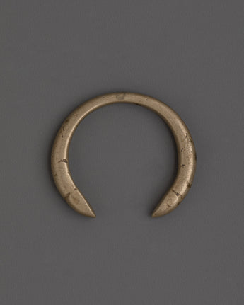 handmade-white-metal-bracelet
