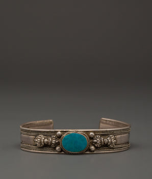 handcrafted-silver-turquoise-inlaid-bracelet