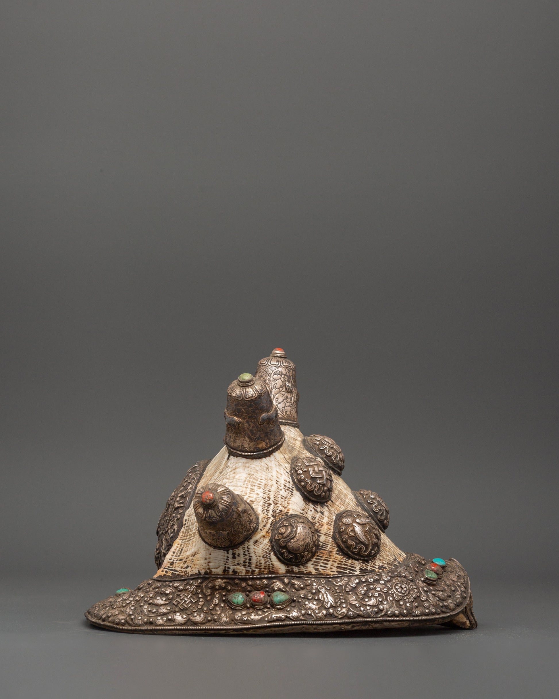 conch-with-8-auspicious-symbols