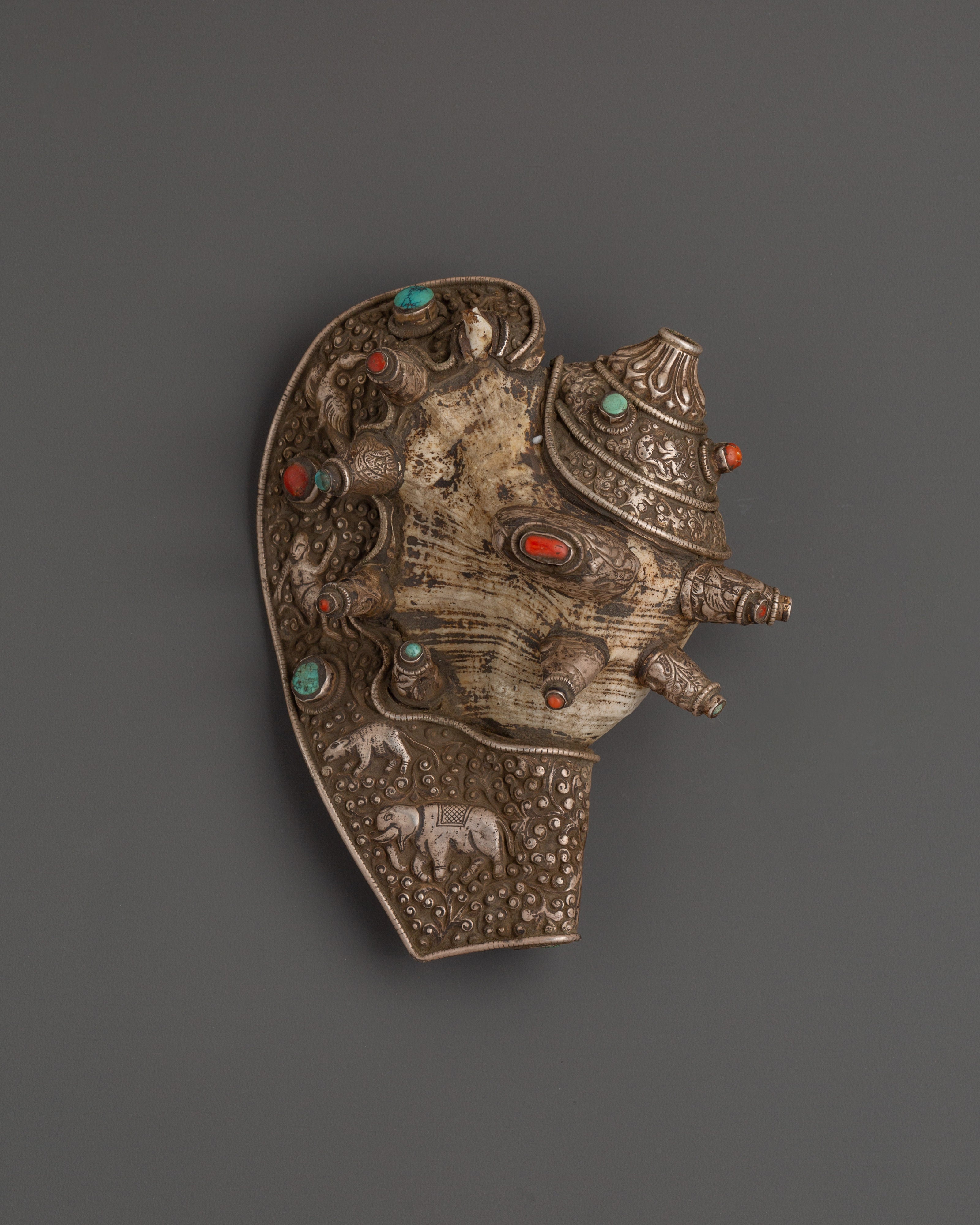 ritual conch shell