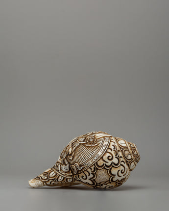conch-with-white-tara-carvings