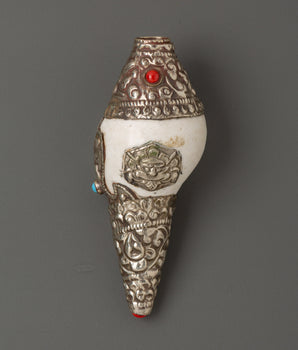 conch-shell-with-silver-plated-detailing