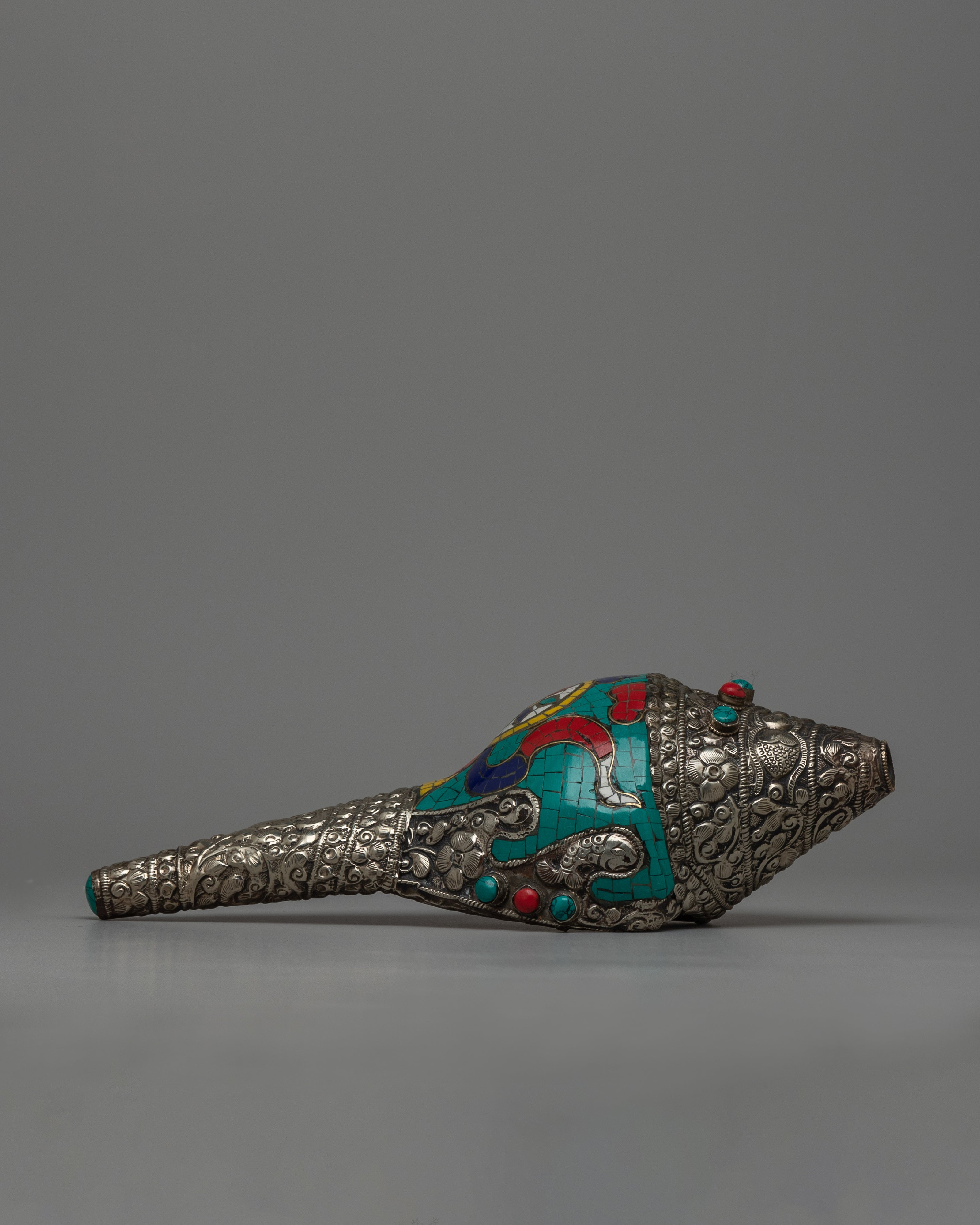 Sacred White Metal Shankh | Spiritual Ritual Instrument – Evamratna