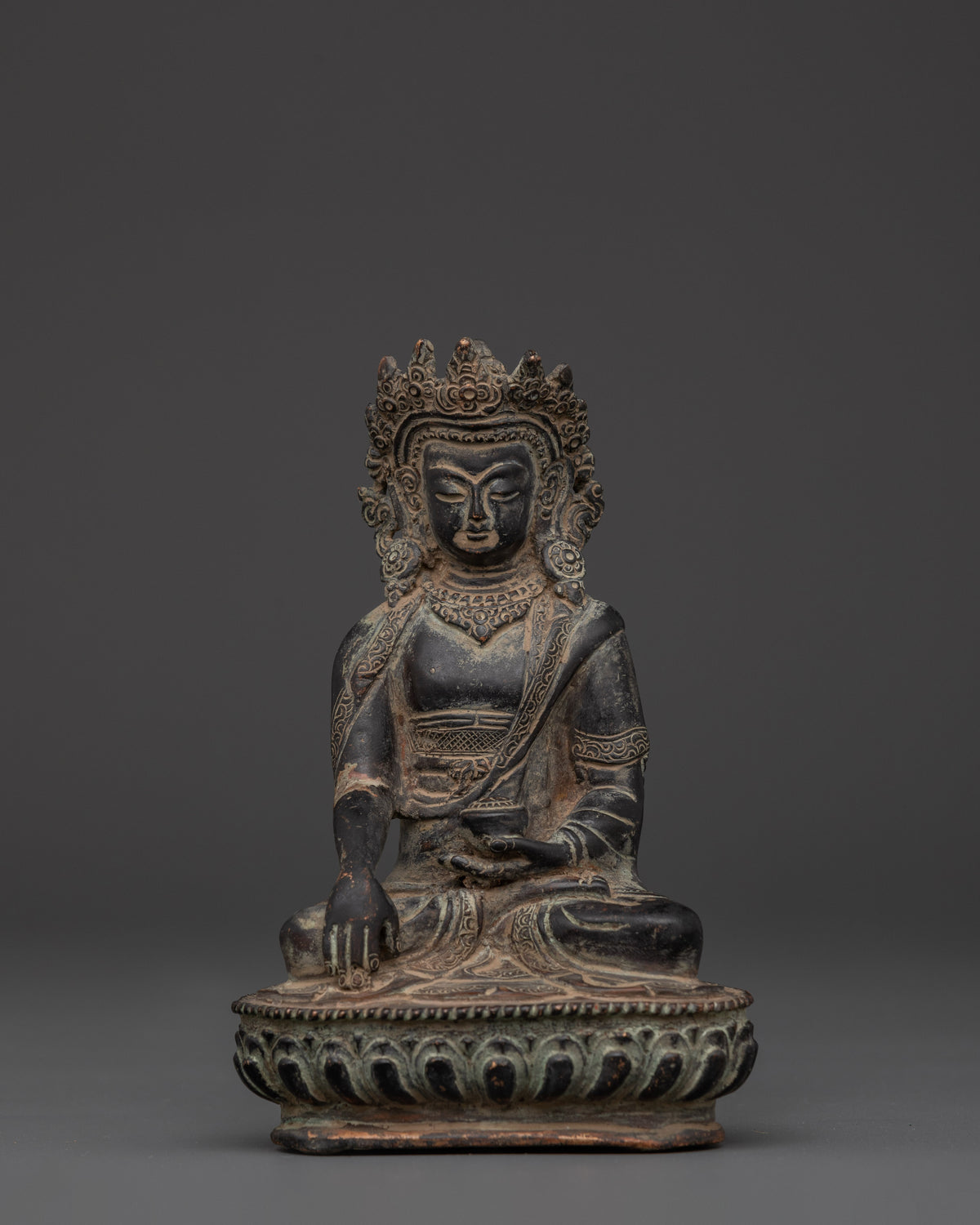 crown-shakyamuni-buddha-copper-statue